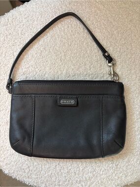 Coach Black Leather Mini Wristlet Bag Y2K Zip Pouch Authentic